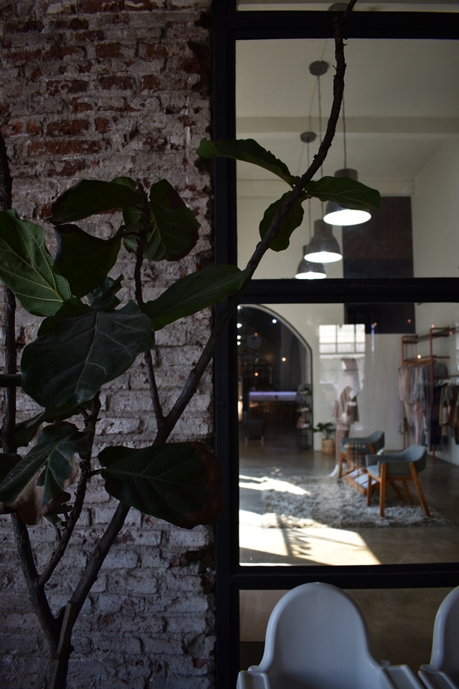 spiegel bar & bistro semarang kota lama cafe