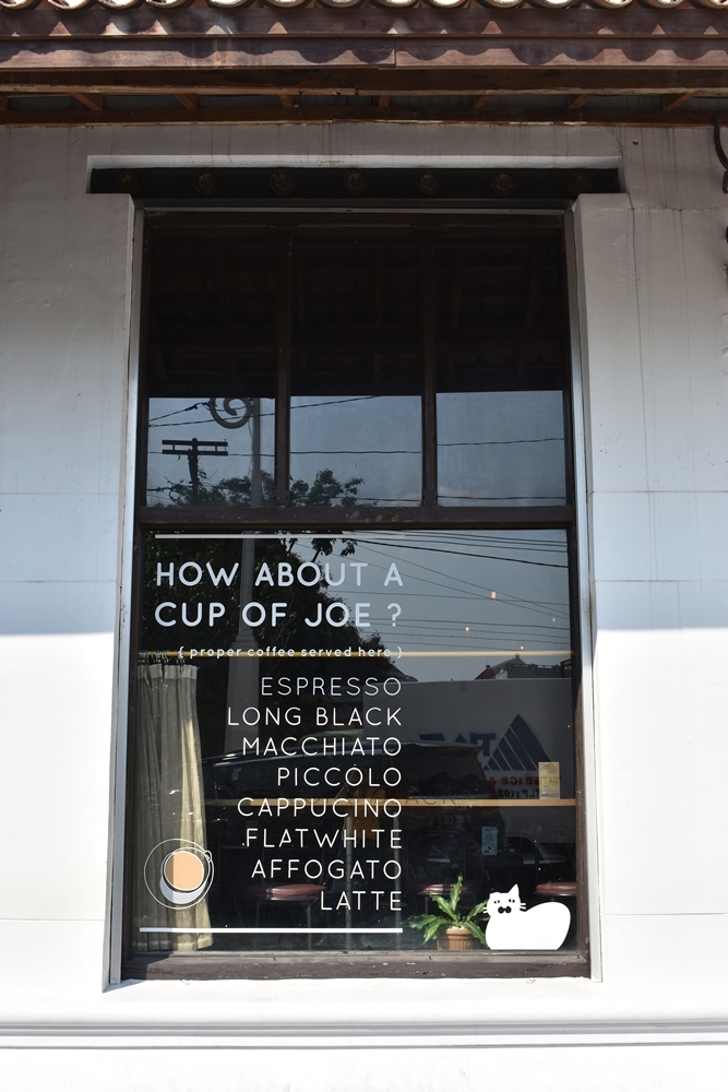 spiegel bar & bistro semarang kota lama cafe